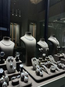 استند طلا و جواهری در کرج