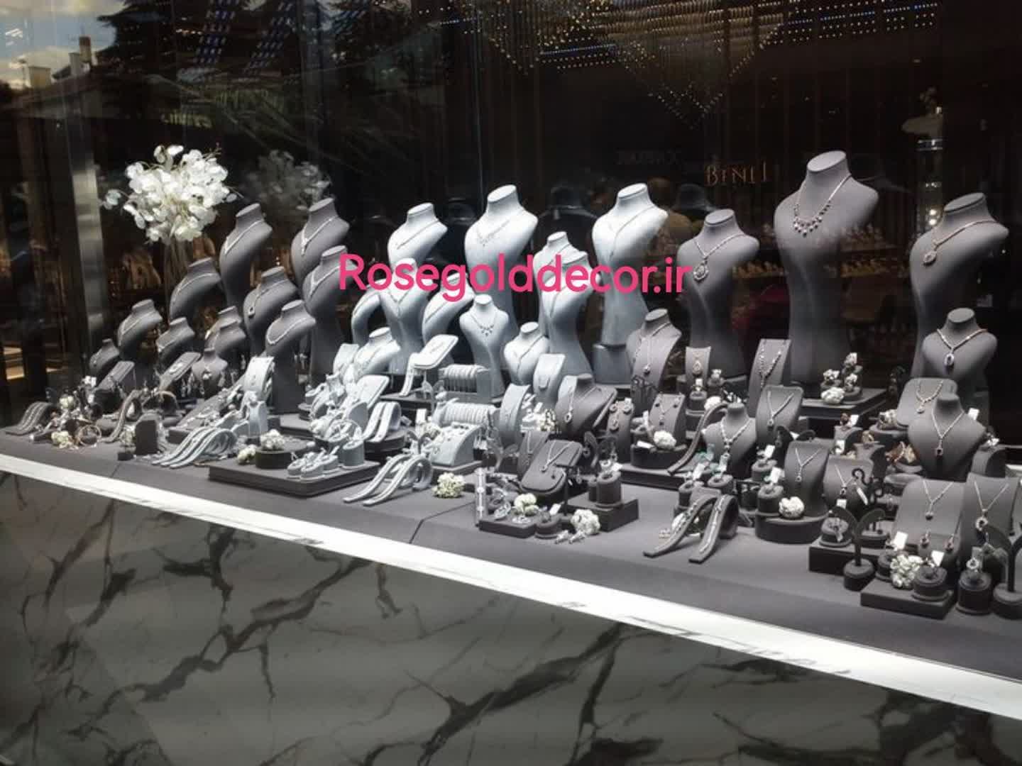 طراحی ویترین جواهر فروشی همسر آقای رشیدپور